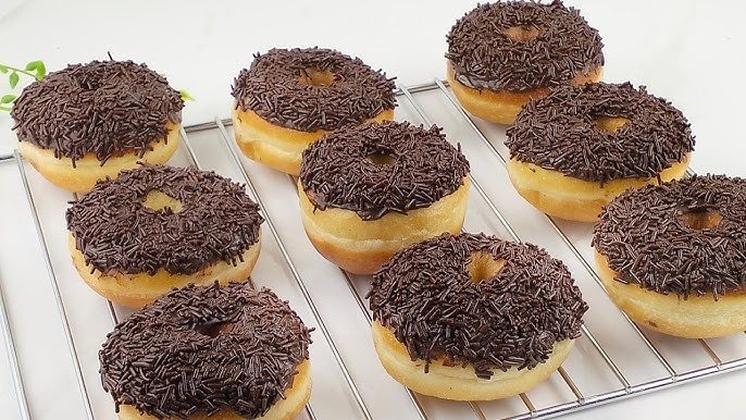 Rahasia Donat Cokelat Lembut dan Manis yang Lumer Saat Digigit!
